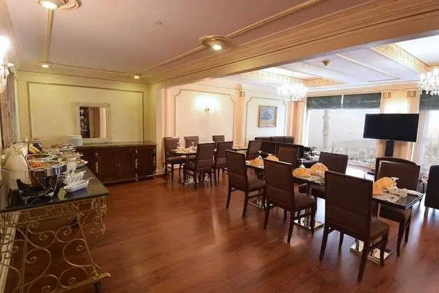 Dar Al Taqwa Hotel - Yerinde Yemek