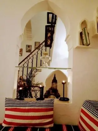Dar Tinjaa - İç Mekan