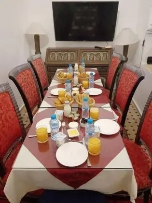Dar Tinjaa - Yerinde Yemek