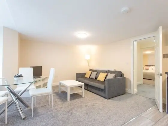 Dartford Luxurious Apartment - Bar
