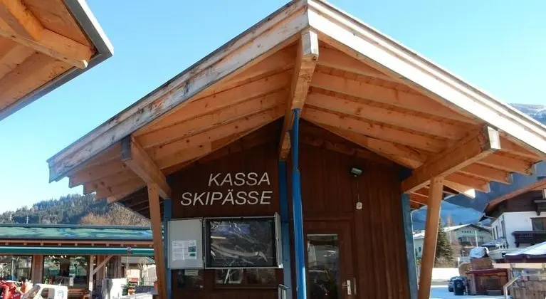 Das Alpenhaus - 1