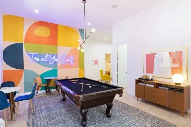 The Date Palm Estate by Avantstay Incredible Luxury Estate w/ Pool & Hot Tub! - İç Mekan