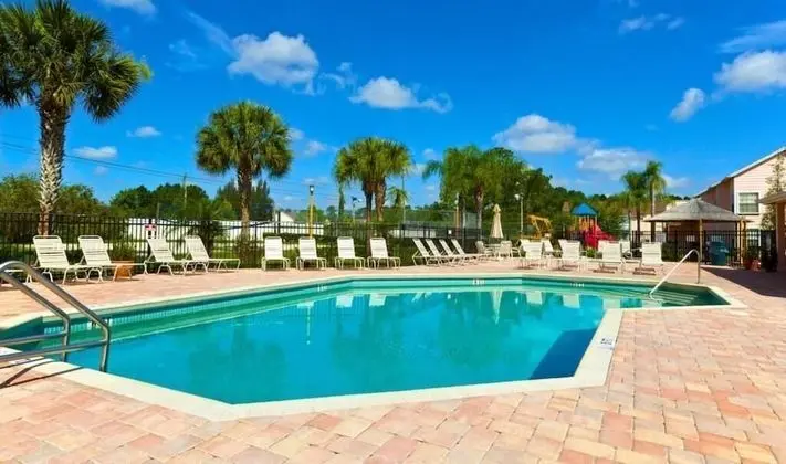 Dave's Royal Palm Bay Condo - Havuz