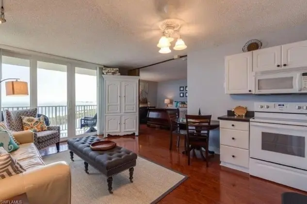 David s Estero Beach Tennis Condo - Oda