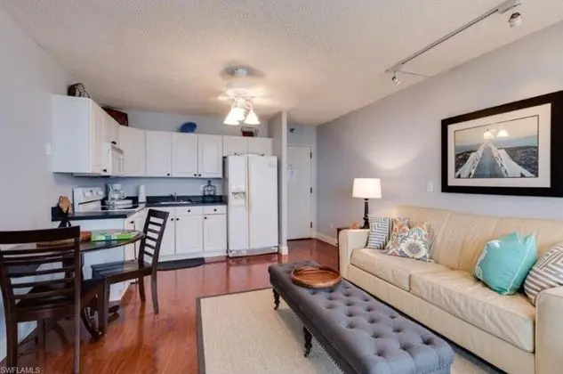David s Estero Beach Tennis Condo - Oda