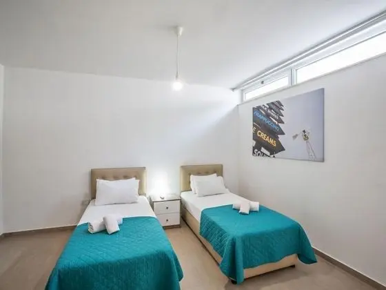 Villa Davina AQ Po490b