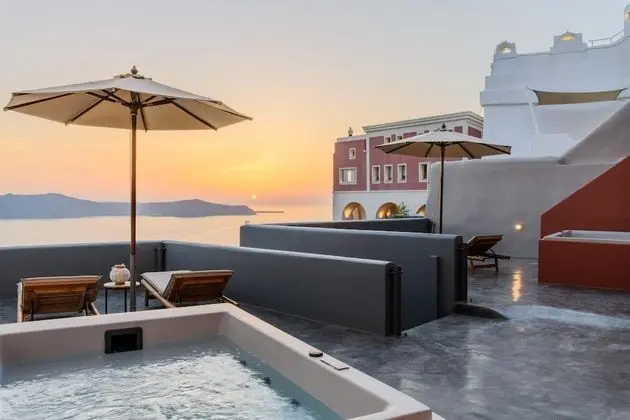 Villa Dawn in Fira Santorini