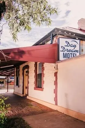Daydream Motel and Apartments - Dış Mekan
