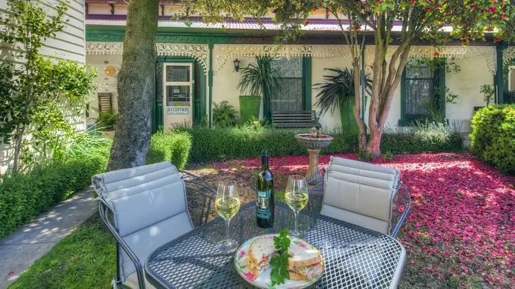 DAYLESFORD CENTRAL MOTOR INN