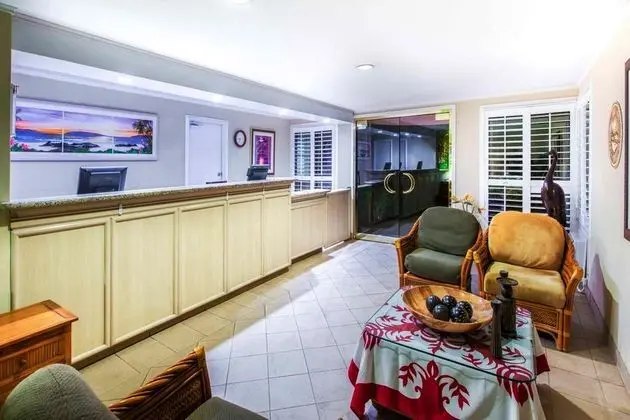Days Inn by Wyndham Maui Oceanfront - Lobi