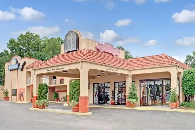 Days Inn by Wyndham Memphis at Graceland - Dış Mekan