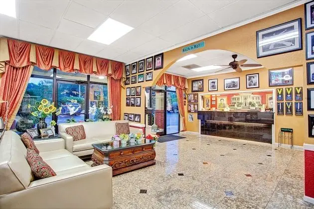 Days Inn by Wyndham Memphis at Graceland - Lobi