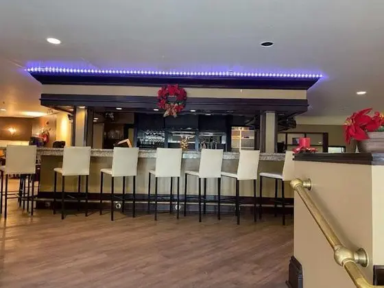 Days Inn & Conference Centre by Wyndham Renfrew