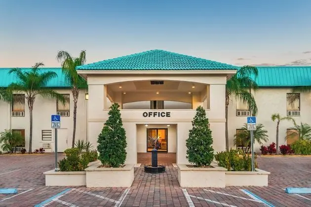 Days Inn Lake Okeechobee - Dış Mekan
