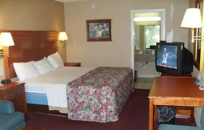 Days Inn San An Splashtown/ATT