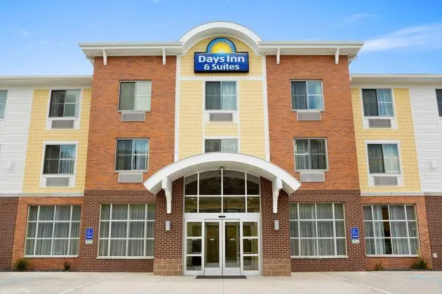 Days Inn & Suites Caldwell