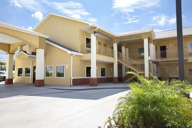 Days Inn And Suites