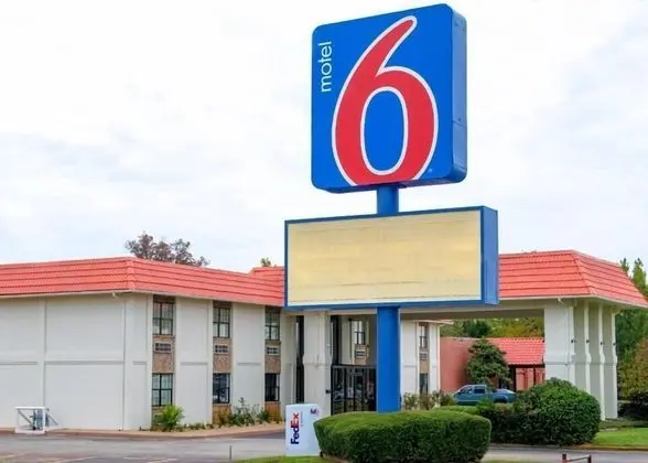 Days Inn & Suites Palestine - Dış Mekan