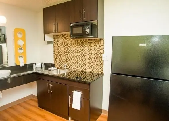 Days Inn & Suites Palestine - Genel