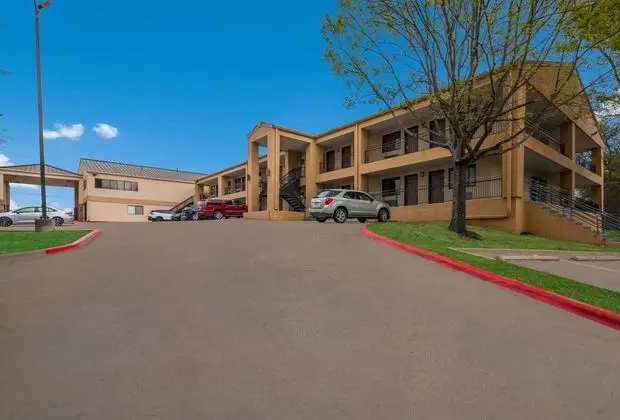 Days Inn & Suites Round Rock - Dış Mekan