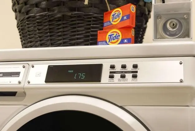 Days Inn & Suites by Wyndham Altoona