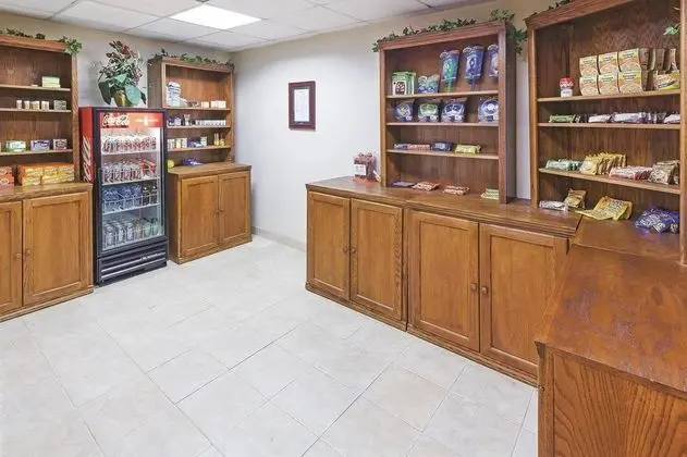 Days Inn & Suites by Wyndham Bartlesville