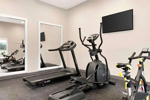 Days Inn & Suites by Wyndham Beaumont West / I-10 & Walden - Fitness