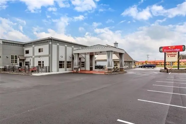 Days Inn & Suites by Wyndham Bowling Green - Dış Mekan