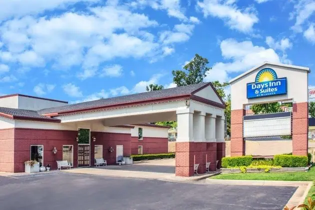 DAYS INN & SUITES BY WYNDHAM BRANSON