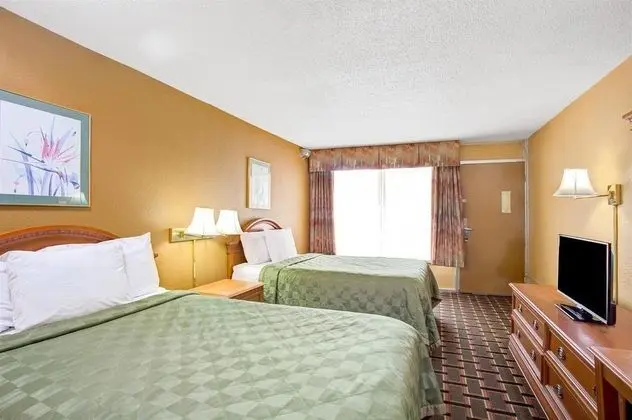 DAYS INN SUITES BY WYNDHAM CHARLESTON AIRPORT WEST - Genel