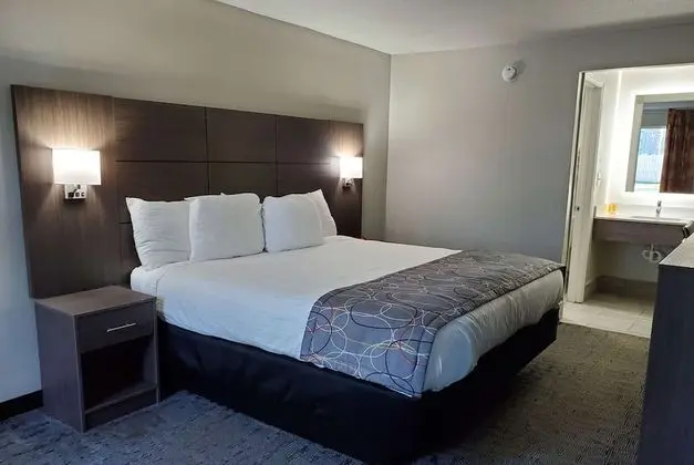 DAYS INN SUITES BY WYNDHAM CHARLESTON AIRPORT WEST - Oda