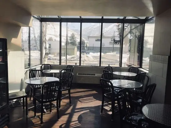 Days Inn and Suites by Wyndham Downtown Missoula-University - Yerinde Yemek