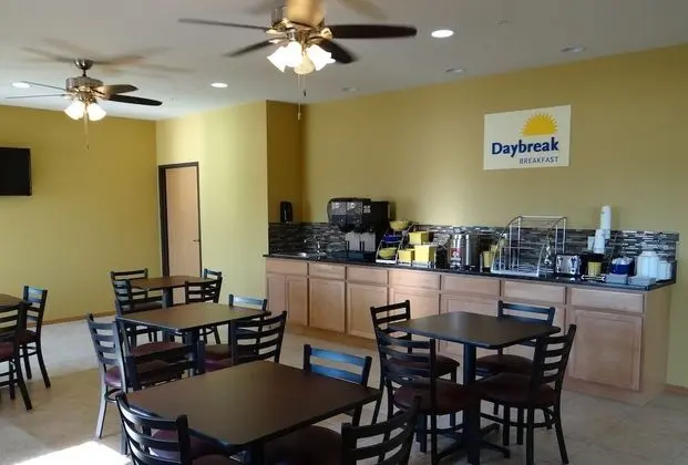 Days Inn & Suites by Wyndham El Dorado - Yerinde Yemek