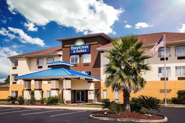 Days Inn & Suites by Wyndham Foley