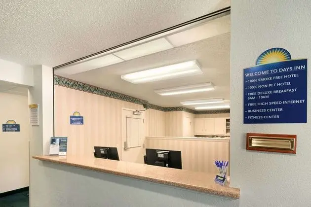 Days Inn & Suites by Wyndham Green Bay WI.
