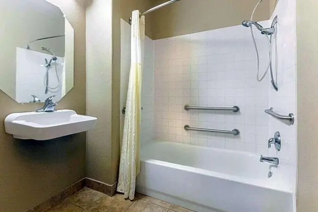 Days Inn & Suites by Wyndham Groesbeck - Banyo Özellikleri