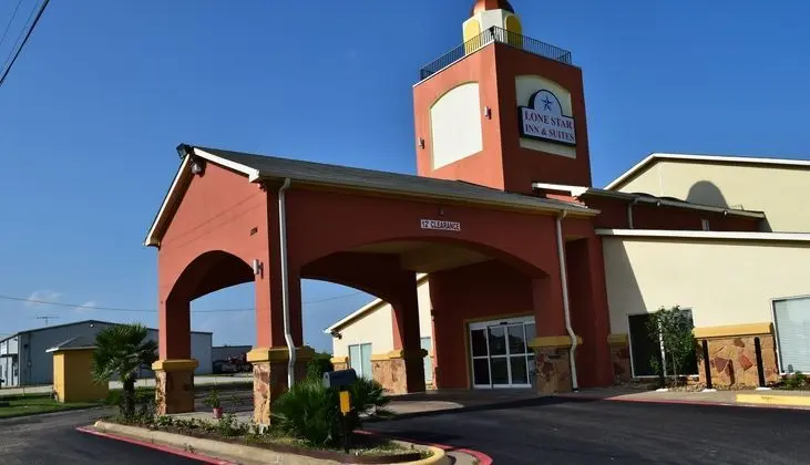 Days Inn & Suites by Wyndham Groesbeck - Dış Mekan