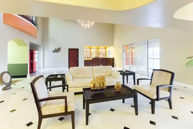 Days Inn & Suites by Wyndham Groesbeck - Lobi