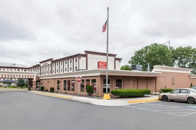 DAYS INN AND SUITES BY WYNDHAM HAMMOND IN