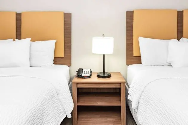 Days Inn & Suites by Wyndham Huntsville - Oda
