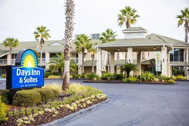 Days Inn & Suites by Wyndham Jekyll Island - Dış Mekan