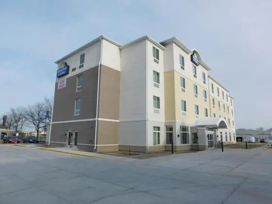 DAYS INN & SUITES BY WYNDHAM KEARNEY