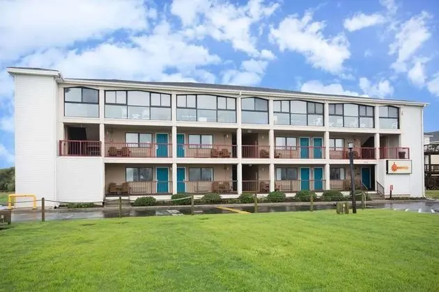 Days Inn & Suites by Wyndham Kill Devil Hills