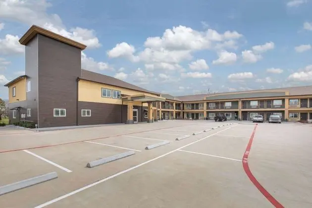 DAYS INN SUITES BY WYNDHAM LA PORTE