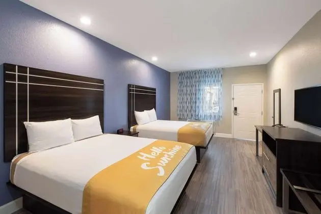 DAYS INN SUITES BY WYNDHAM LA PORTE