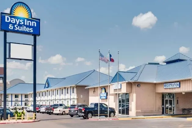 Days Inn & Suites by Wyndham Laredo - Öne Çıkan Resim