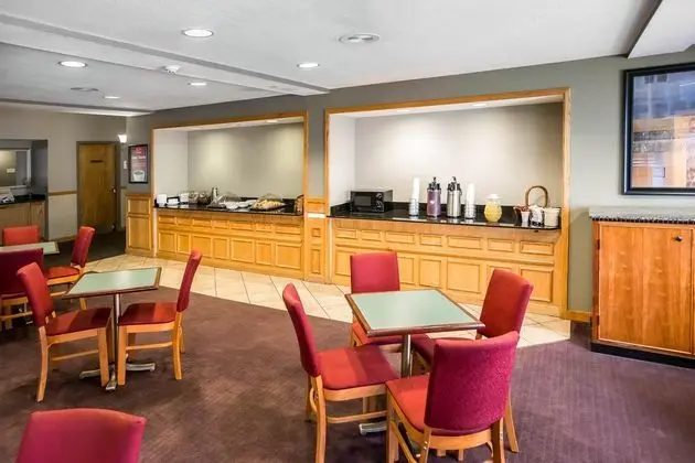 DAYS INN SUITES BY WYNDHAM MERRILLVILLE