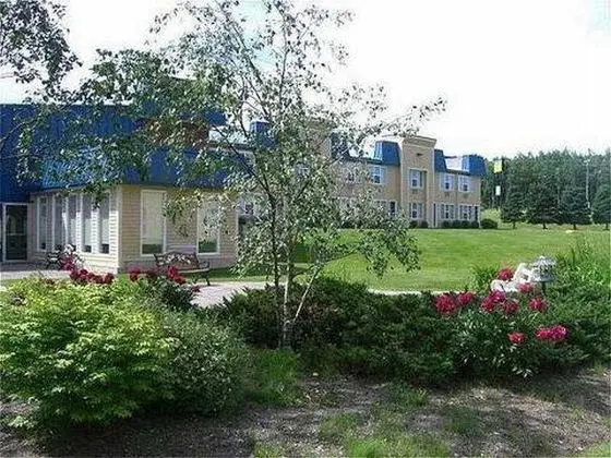 Days Inn & Suites by Wyndham Moncton