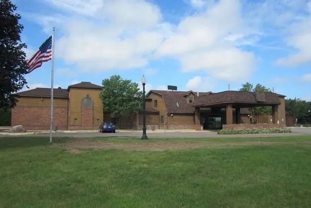 Days Inn & Suites by Wyndham New Buffalo