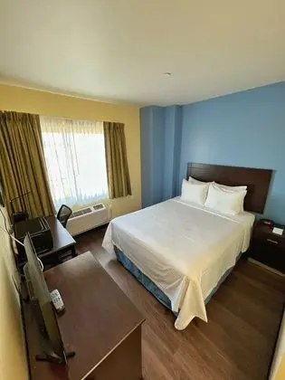 Days Inn & Suites by Wyndham Ozone Park/JFK Arpt - Öne Çıkan Resim